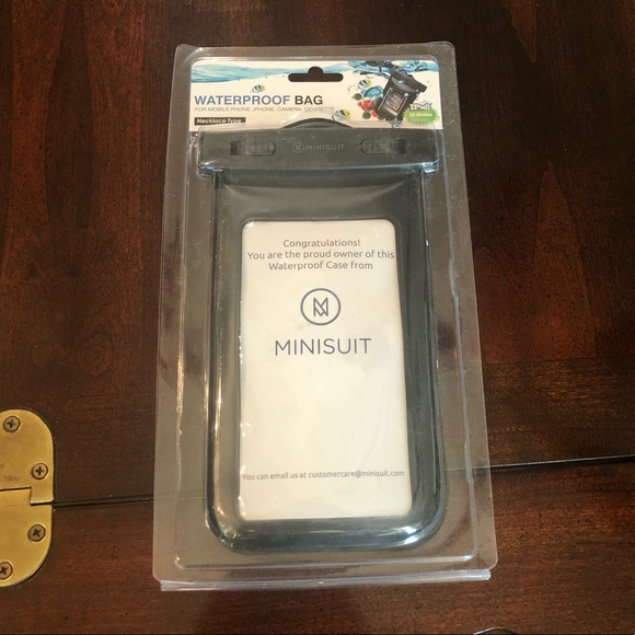 Waterproof Pouch - Picture 4 of 8